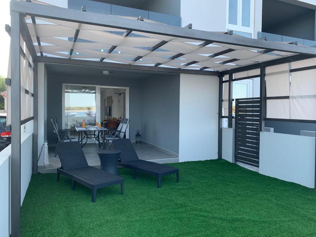 Apartmani Sunside Нин Экстерьер фото