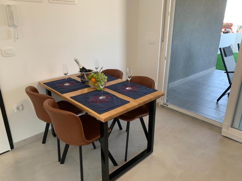 Apartmani Sunside Нин Экстерьер фото