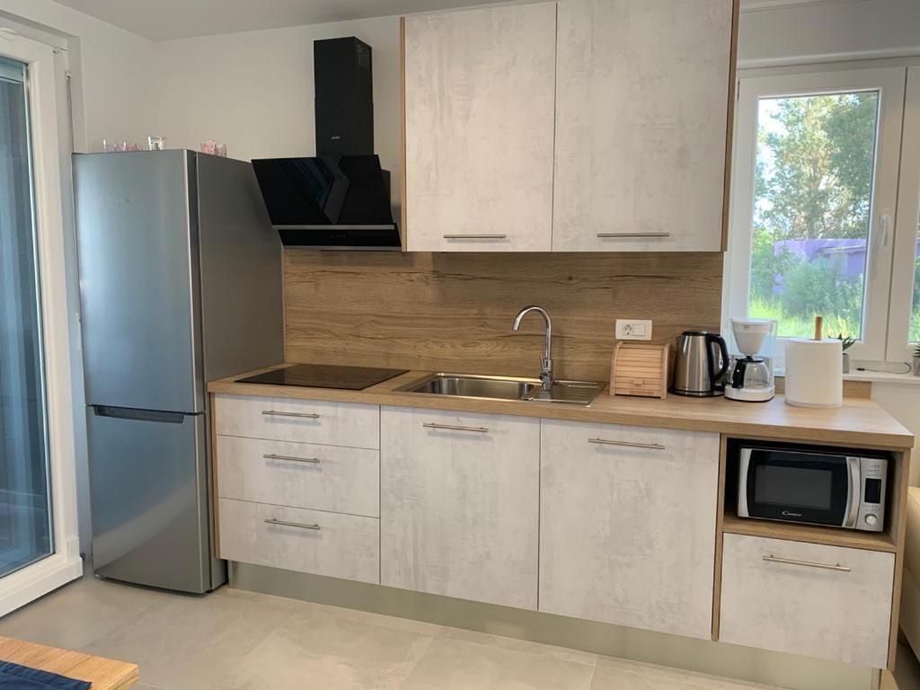 Apartmani Sunside Нин Экстерьер фото
