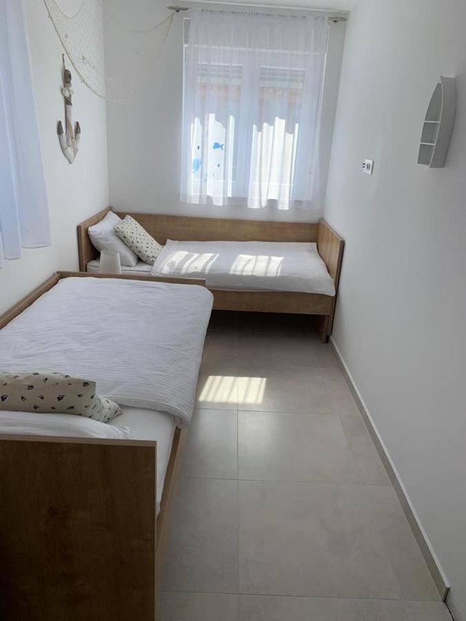 Apartmani Sunside Нин Экстерьер фото