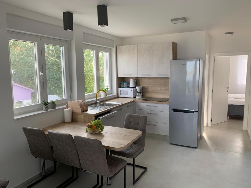 Apartmani Sunside Нин Экстерьер фото